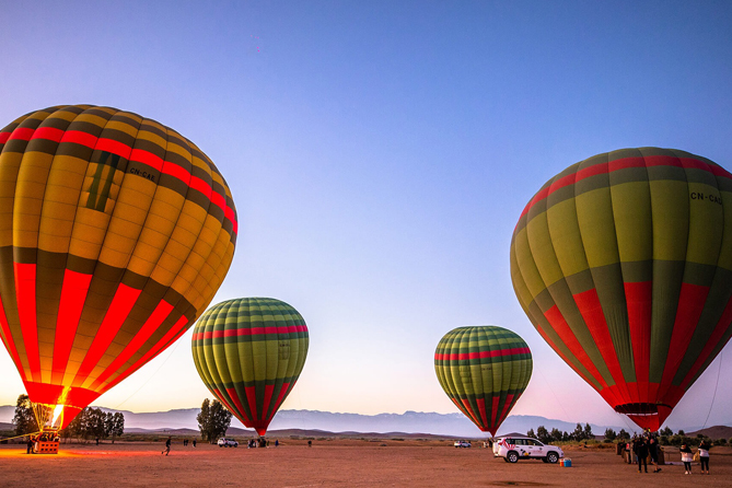 Vol en montgolfière au-dessus des paysages féeriques